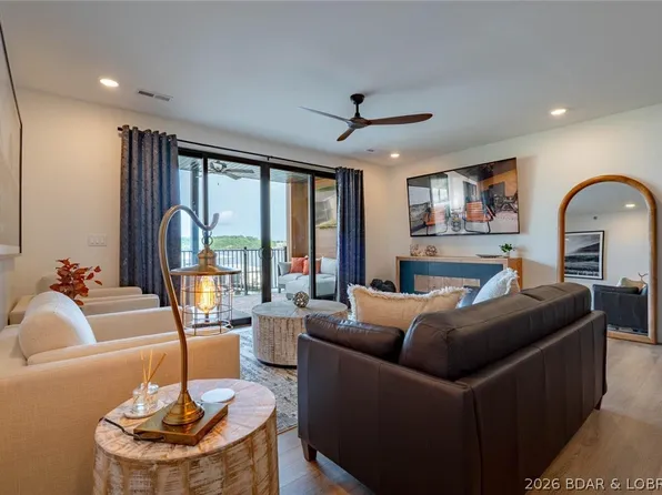4925 Robins Cir #4B, Osage Beach, MO 65065