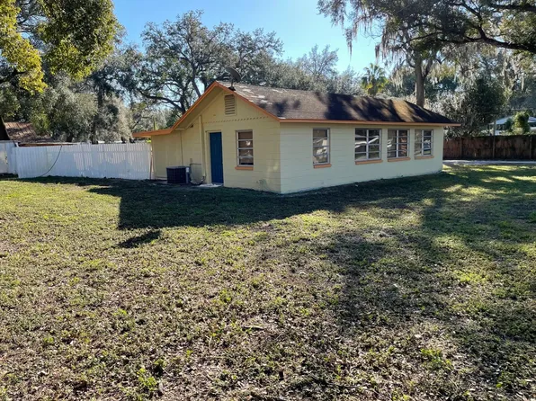 4932 Lane Rd, Zephyrhills, FL 33541