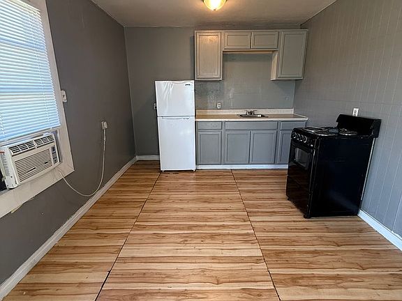 3rd image of 110 W Ave E #A