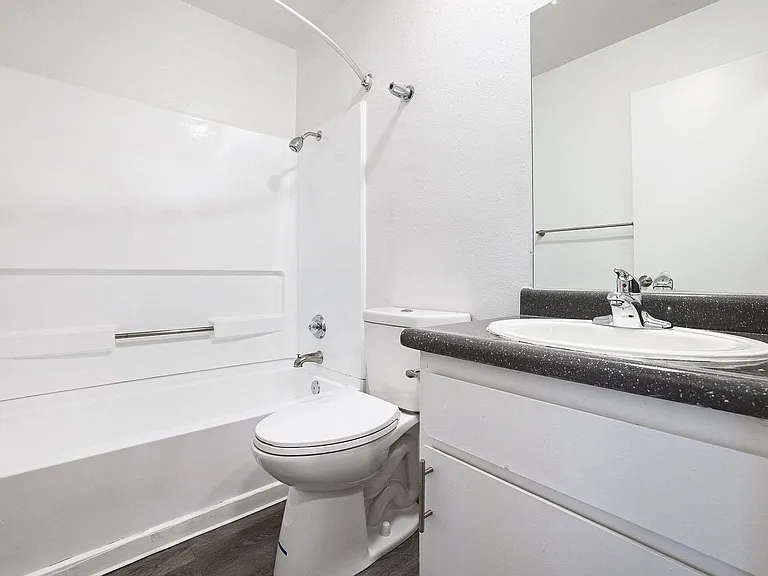 Oak Park Townhomes — Photo 24
