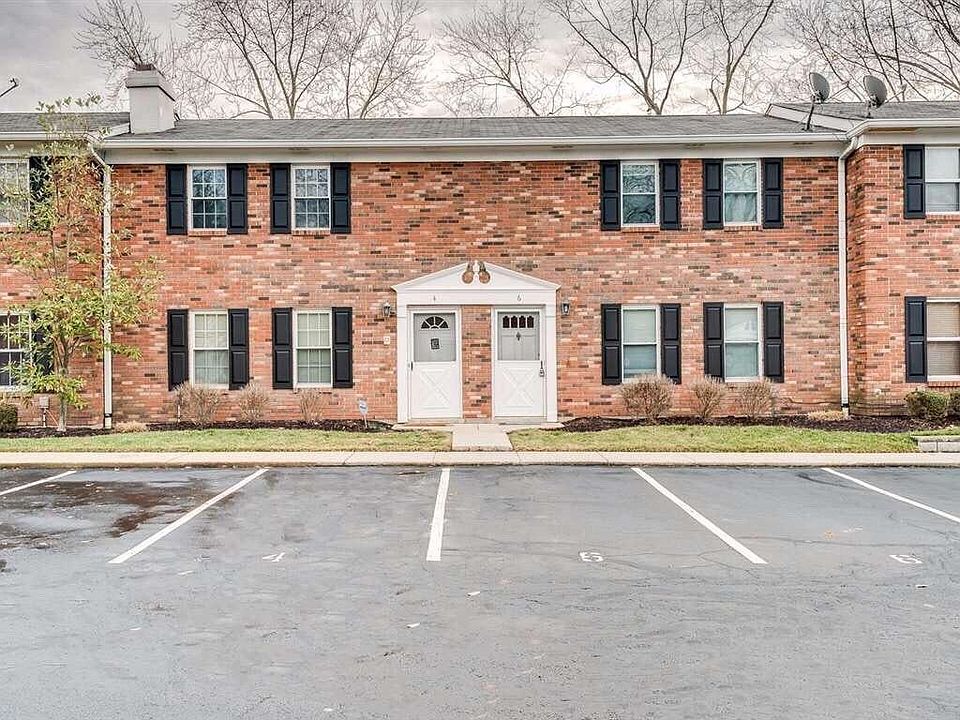 1st image of 6 Queens Ct Unit 6