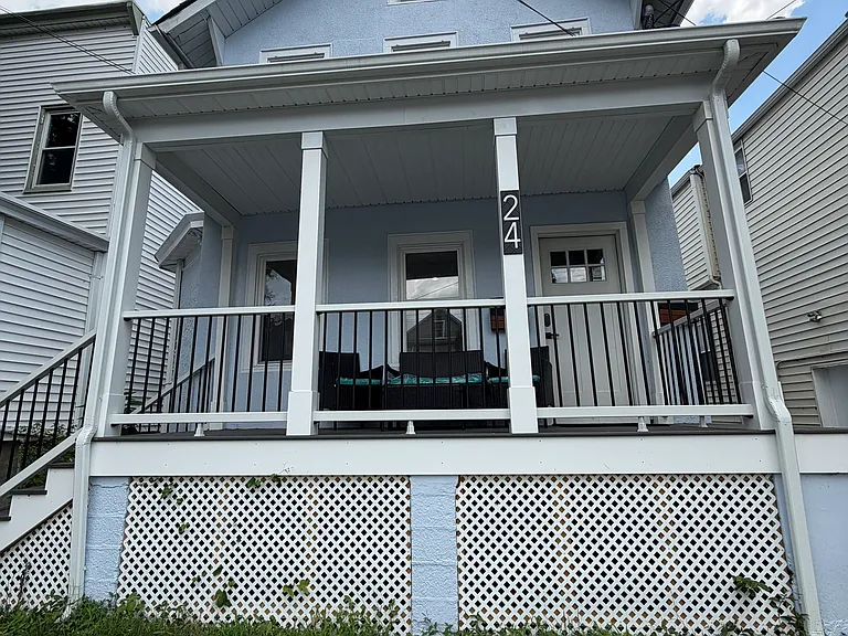 24 Dean St — Photo 39