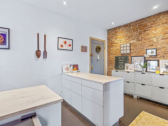 5th image of 675 Walton Ave APT 6L
