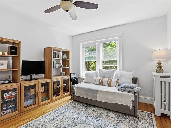 5th image of 1896 Beacon St #3