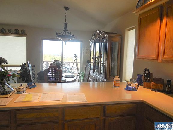 5th image of 200 Coral Dr