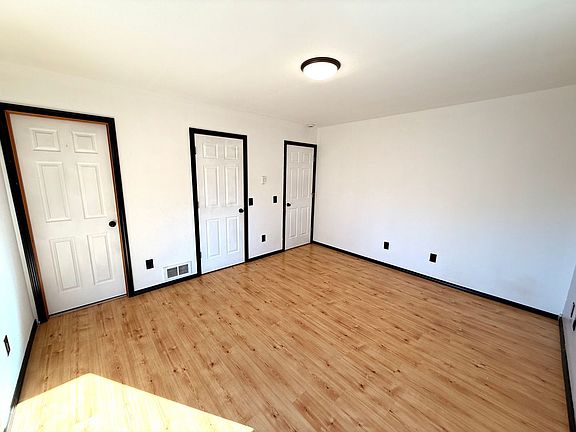 4th image of 2747 NE North Pilot Butte Dr