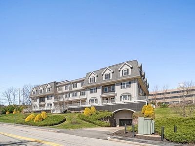 255 Winter St UNIT 302, Waltham, MA, 02451