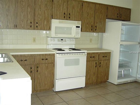 4th image of 7211 Cheshire Ct
