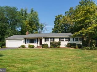 13 Brandon Rd W, Pennington, NJ 08534