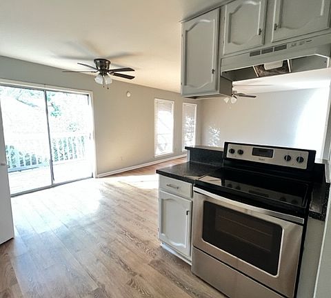 4th image of 819 Yegua St #4