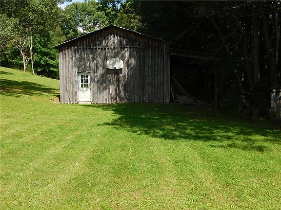 5th image of 112 Maple Valley Rd