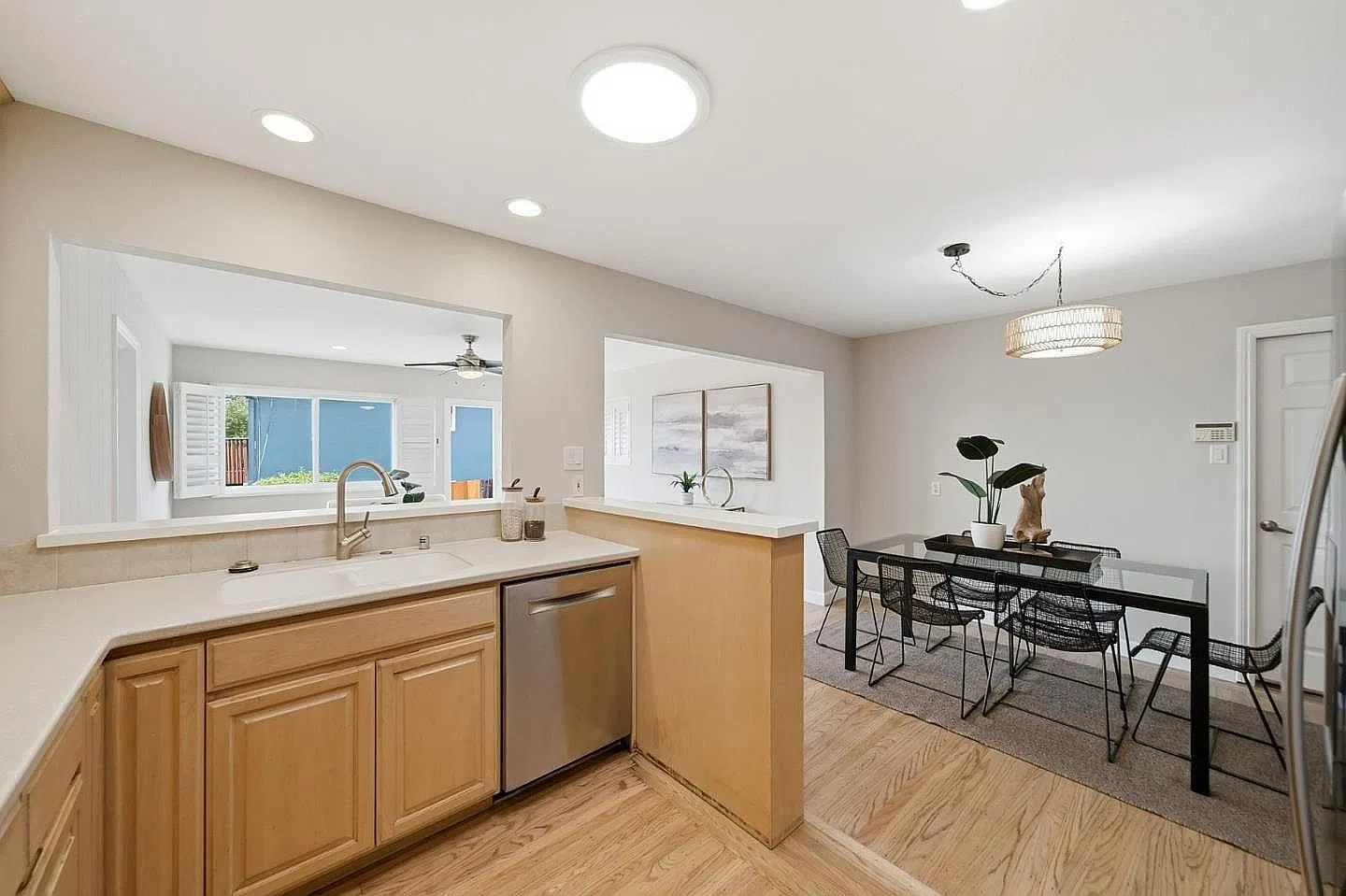 5 bed, 1760 sqft, $11,000 — Photo 4