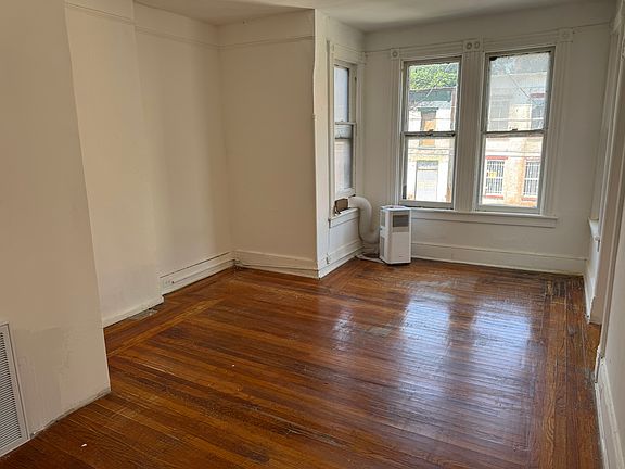5th image of 14 S Miller St Floor 2