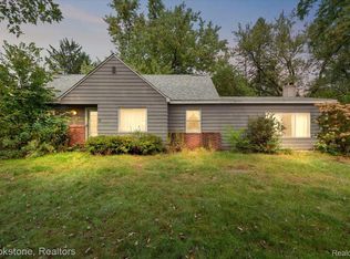 2022 Bass Lake Rd, Commerce Township, MI 48382