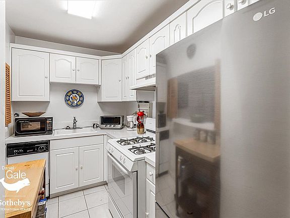 5th image of 111-20 73rd Ave Unit 3C