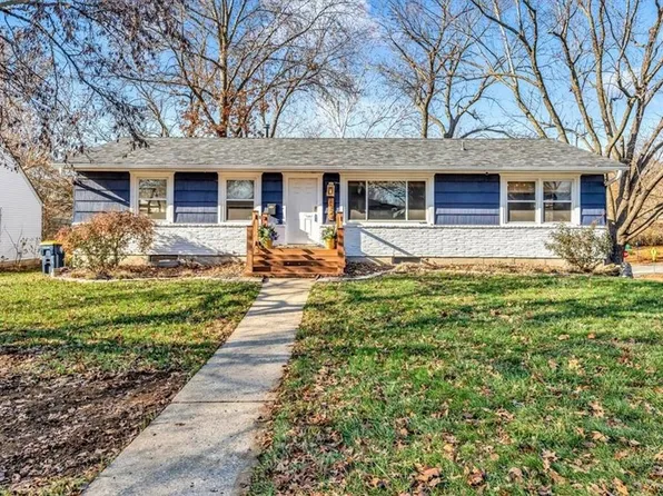 4824 NE Chouteau Dr, Kansas City, MO 64119