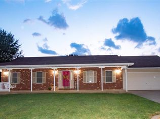 106 Glenwood Dr, Bethalto, IL 62010