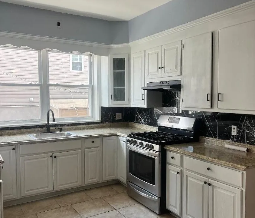 291 Tremont Ave