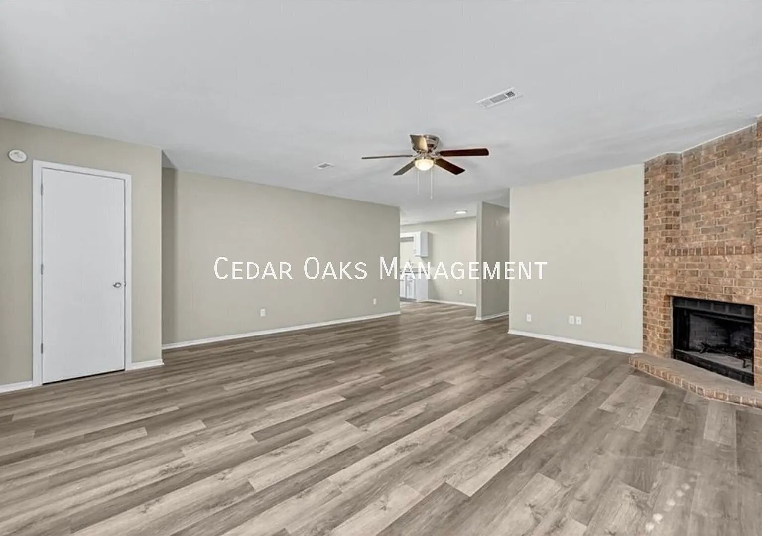 Remodeled Duplex with a Garage! — Photo 3