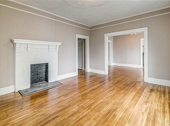 5th image of 6 E 31st St