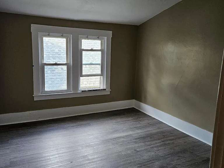 420 Stafford Ave — Photo 15