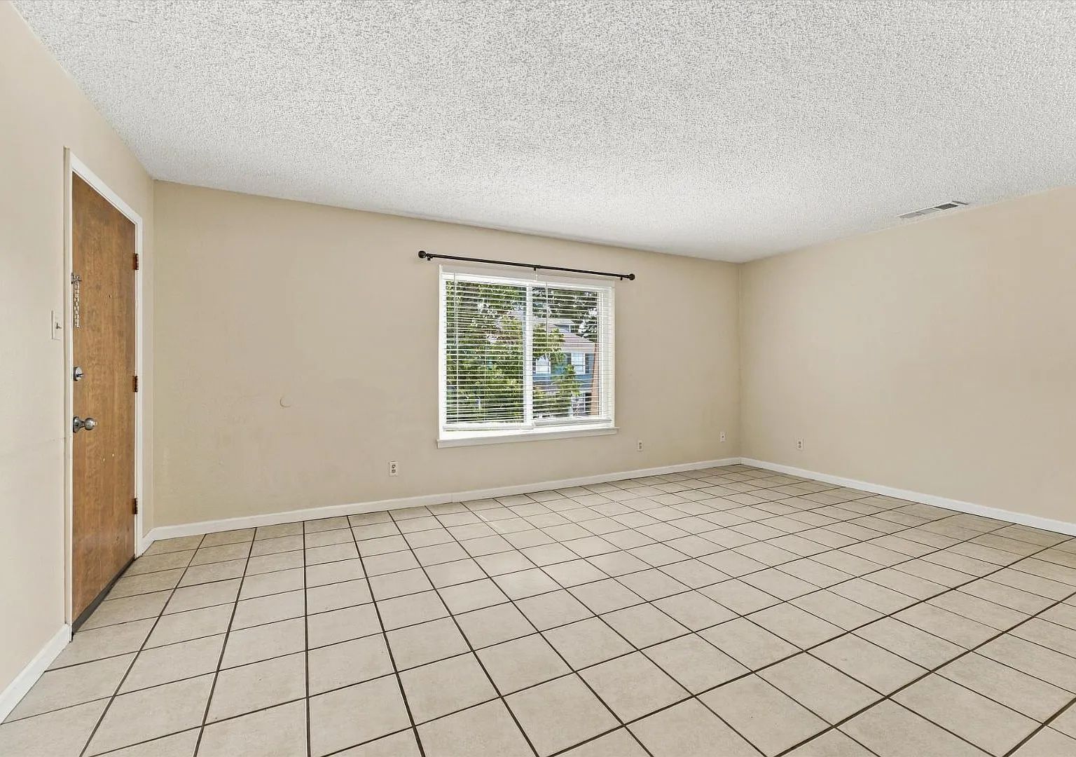 410 W Franklin St - 410 Franklin St Unit 5 — Photo 1