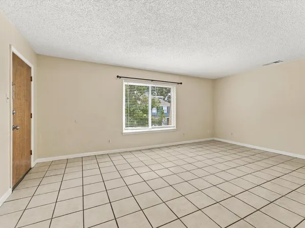 410 W Franklin St, Waxahachie, TX