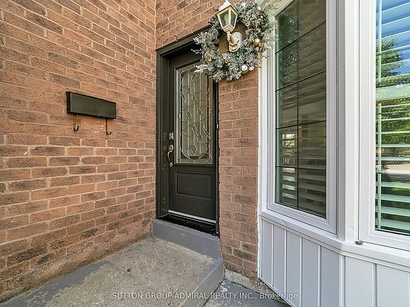 4th image of 10 Park Lane Cir