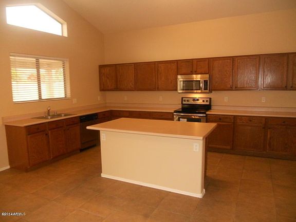 5th image of 12914 W Crocus Dr