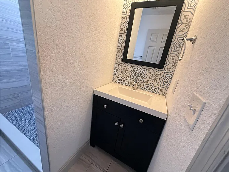 13 Volusia Dr — Photo 2