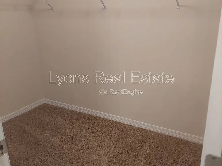 326 SW 24th Pl — Photo 12