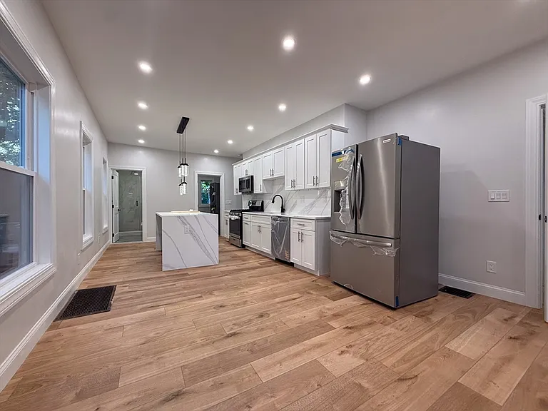 16 Willow Ave #1 — Photo 3