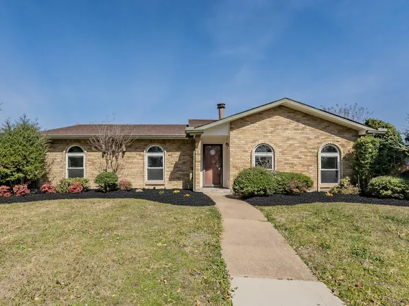 714 Woodlawn Ln, Grand Prairie, TX 75052