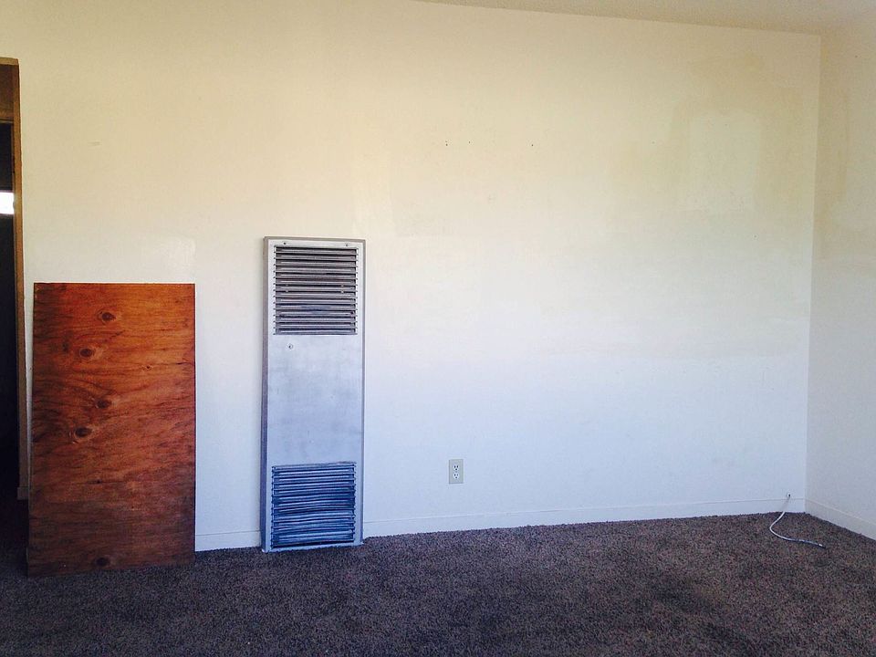 2nd image of 20841 Garden Ave