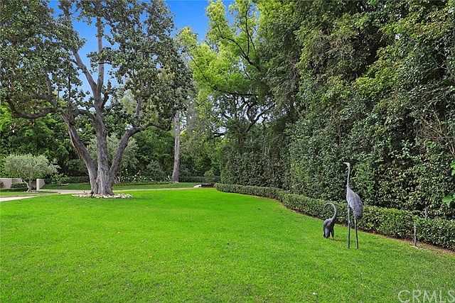 1st image of 2001 S Oak Knoll Ave