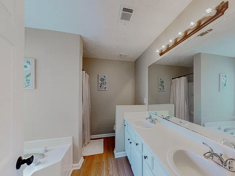 613 Pennybrook Ln — Photo 3