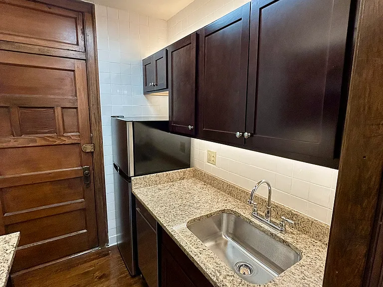 520 W Belden Ave — Photo 39