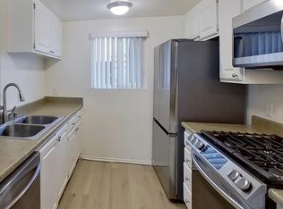 5302 Parkmor Rd #2, Calabasas, CA 91302