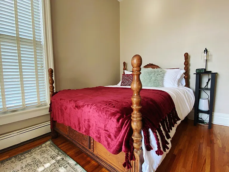 410 Maple St — Photo 24