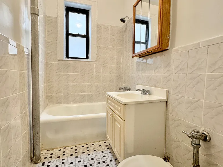 26-80 30th St #4D — Photo 9