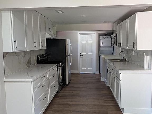 4th image of 2913 Dunbar St