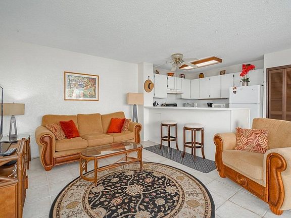 5th image of 75-6016 Alii Dr APT 242