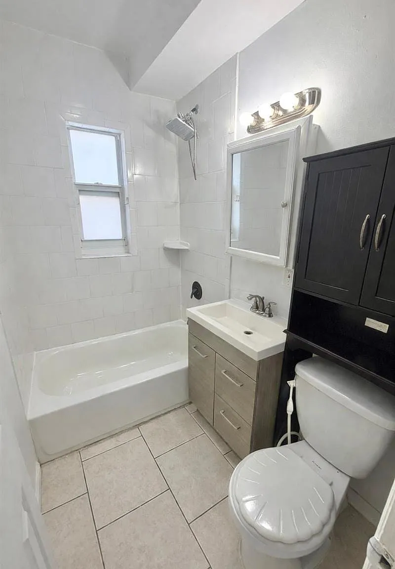 2 bed, 1000 sqft, $2,150 — Photo 3