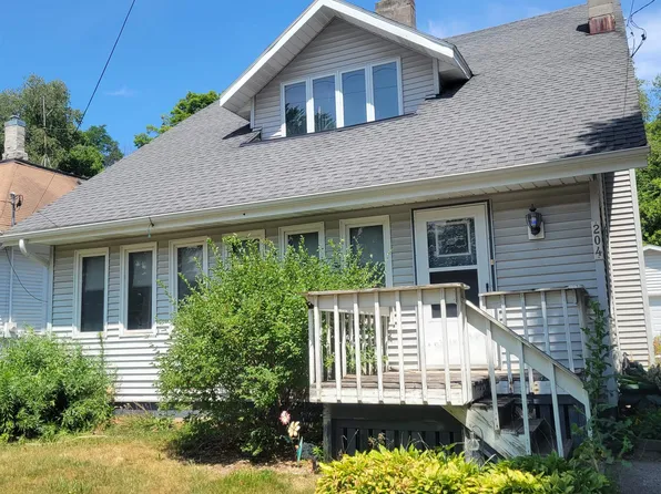 204 E Broadway St, Rock Springs, WI 53961