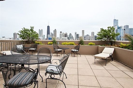 2nd image of 435 W Erie St APT 2205