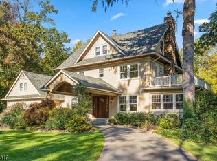 7 N Crane Rd, Mountain Lakes, NJ 07046