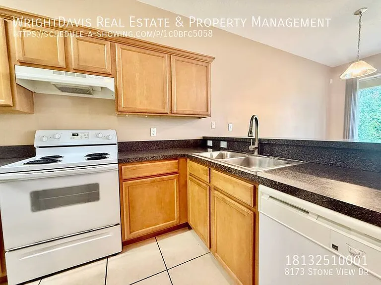 8173 Stone View Dr — Photo 5
