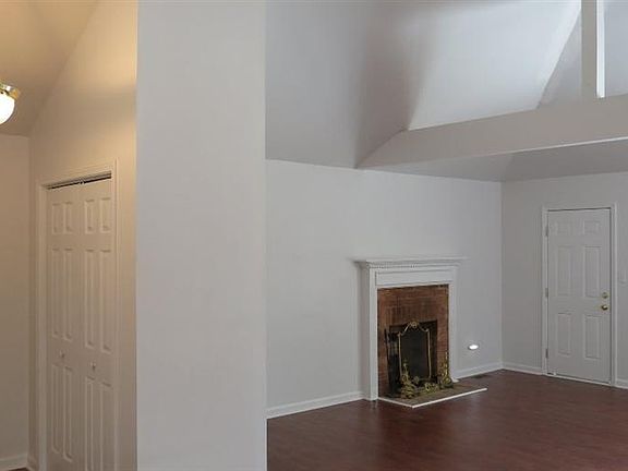 4th image of 2268 Valencia Dr