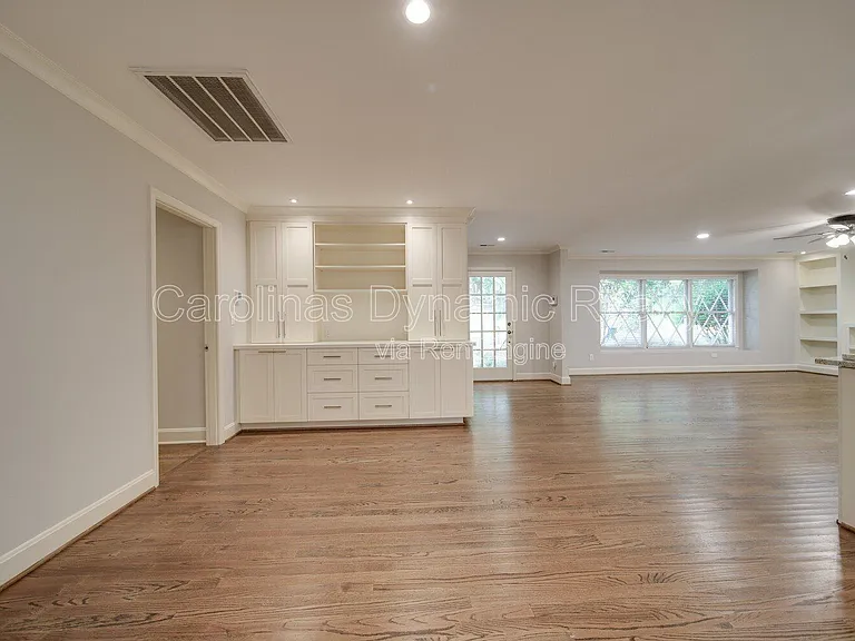 6700 Castlegate Dr — Photo 18