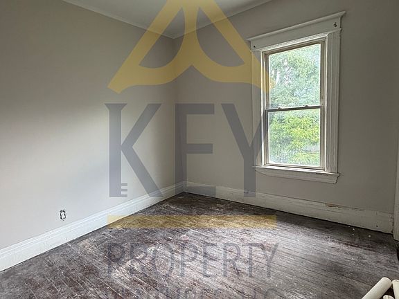 3rd image of 6 Archer St